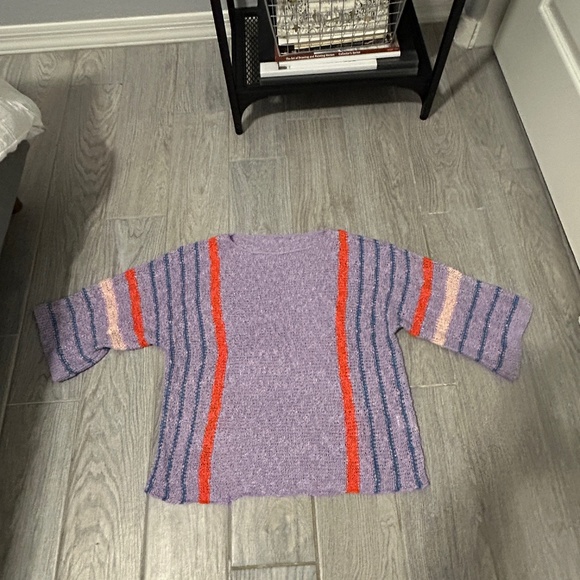 LIKE NEW! Women's Lavender Knit Sweater-3/4 Sleeve - SMALL - Picture 3 of 8